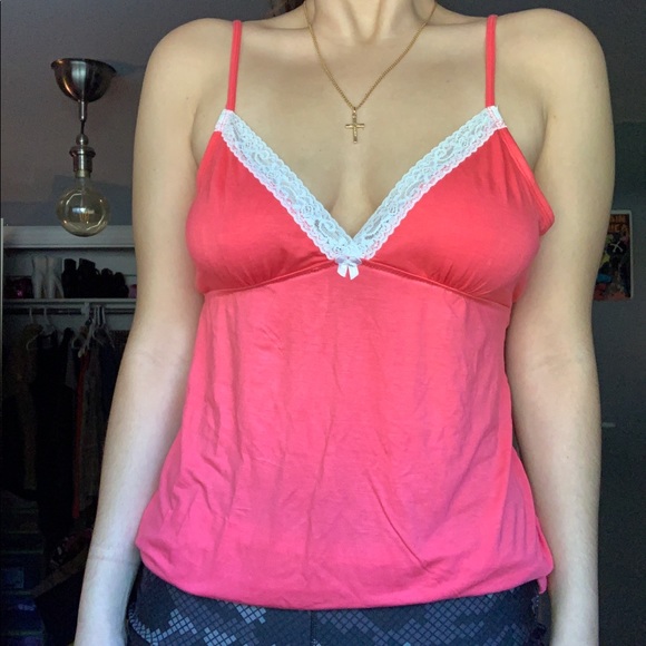 Super cute tank💓 - Picture 3 of 5